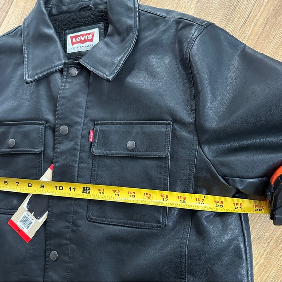 LEVIS Faux Leather Sherpa Lined Black Snap Zip Trucker Jacket NWT Mens Sz M - Picture 8 of 12